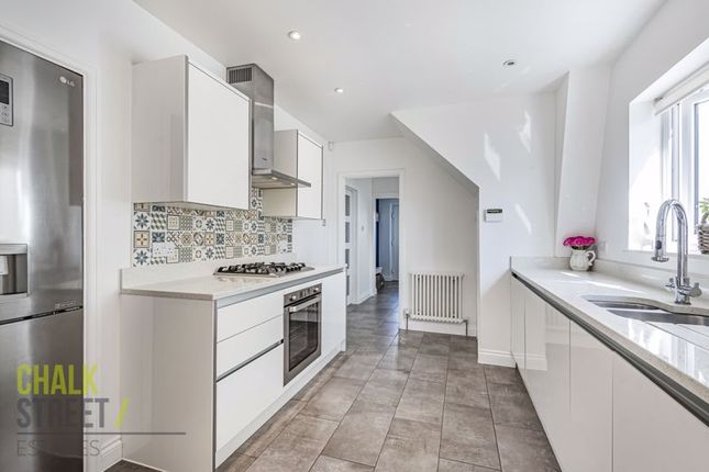 3 Bedroom Semi Detached House In Hornchurch 3 Bedroom Semi Detached House In Hornchurch