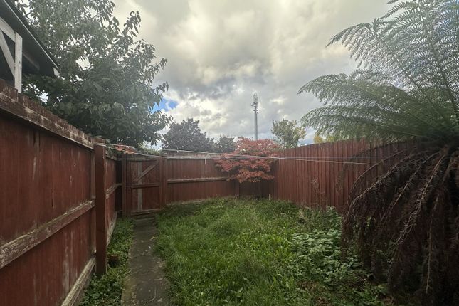 27, Tapestry Gardens, Birkenhead photo 4