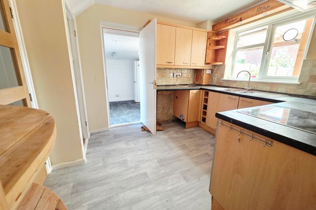 Hare Lane, Hare Lane, Crawley photo 3