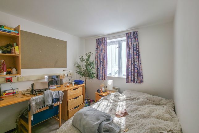Flat G05, Cannon Hall, Farndale Court, Woolwich photo 3
