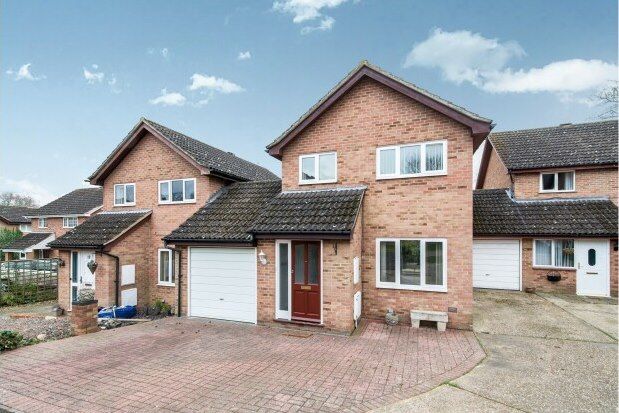 Thumbnail Property to rent in Wickham Close, Tadley