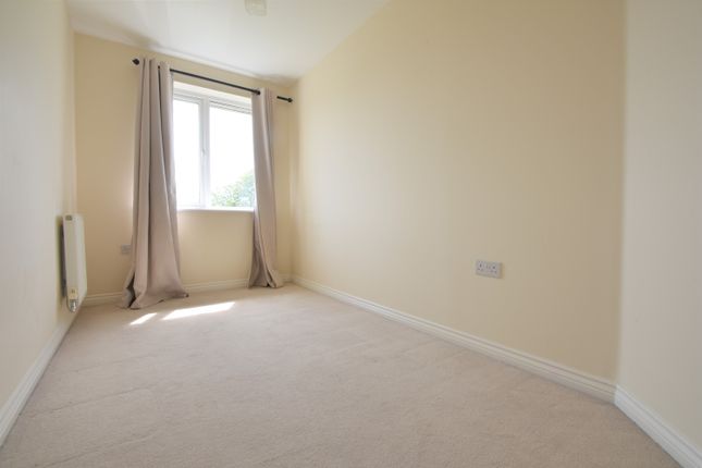 Flat to rent in Arras Road, Portsmouth