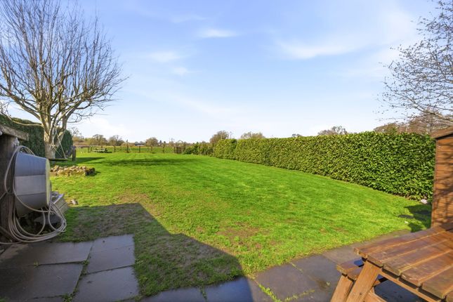 The Rosary Windmill Lane, Crewe photo 3