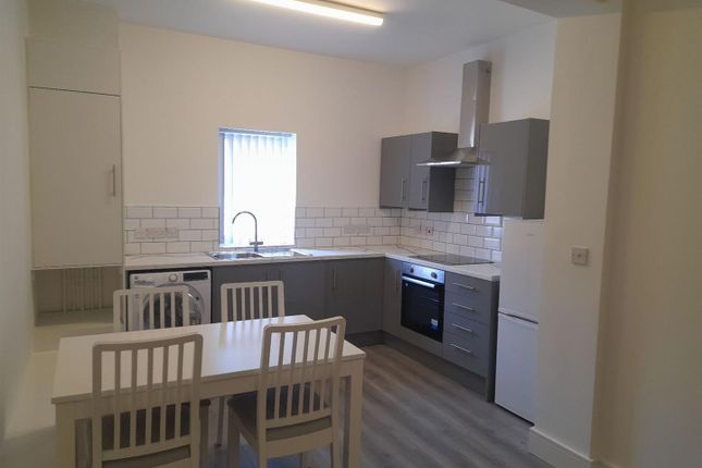 Flat to rent in Prescot Street, Liverpool