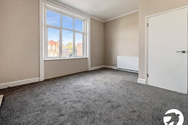 Flat 8, Meridian Court, 166, Lee High Road, London photo 3