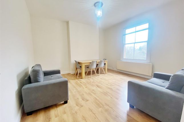 Flat to rent in Exeter Road, Mapesbury, London