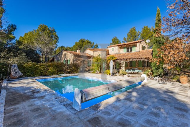 Thumbnail Property for sale in L'isle-Sur-La-Sorgue, Provence-Alpes-Cote D'azur, 84800, France