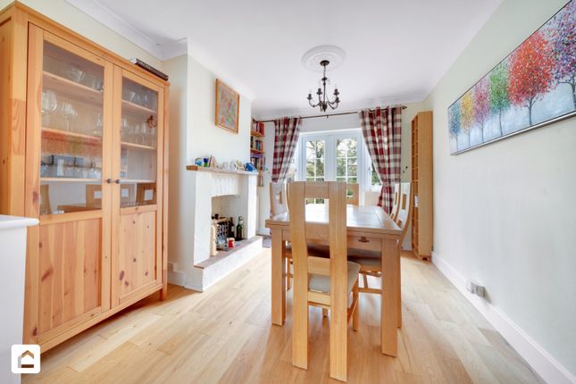 56, Newstead Rise, Caterham photo 4