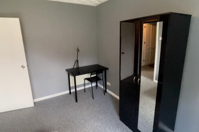 Flat to rent in Dell Crescent, Norwich
