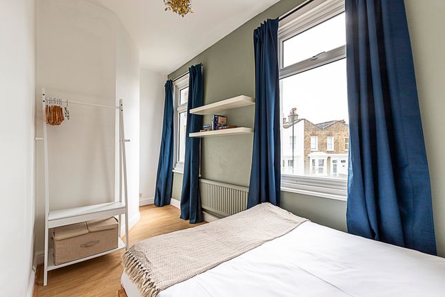Flat to rent in Milton Road, London