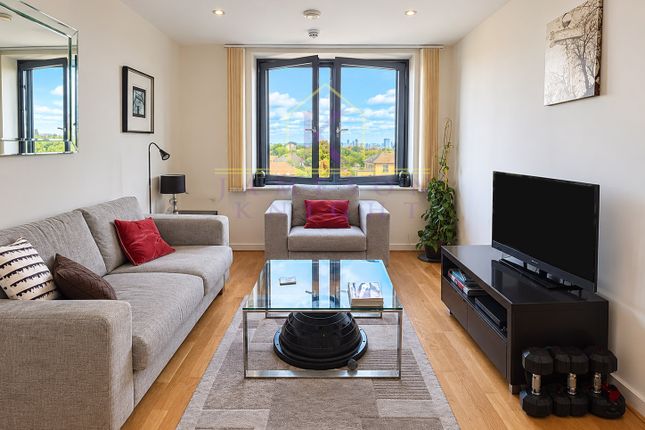 Flat 43 Avershaw House 1, Chartfield Avenue, Greater London photo 2