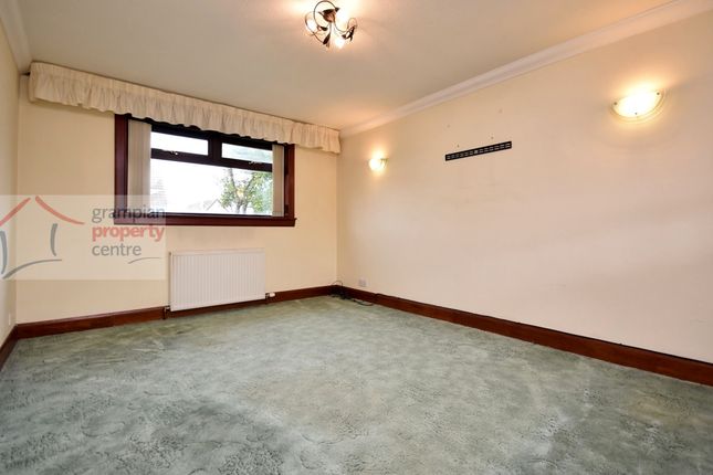 31 Inchbroom Avenue, Lossiemouth photo 3