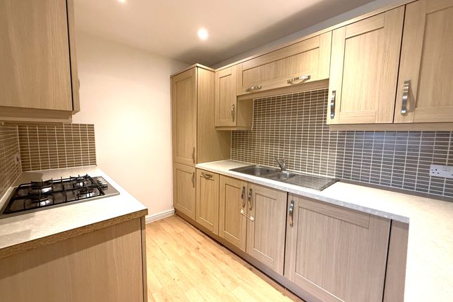 23, Beche House, Colchester photo 2