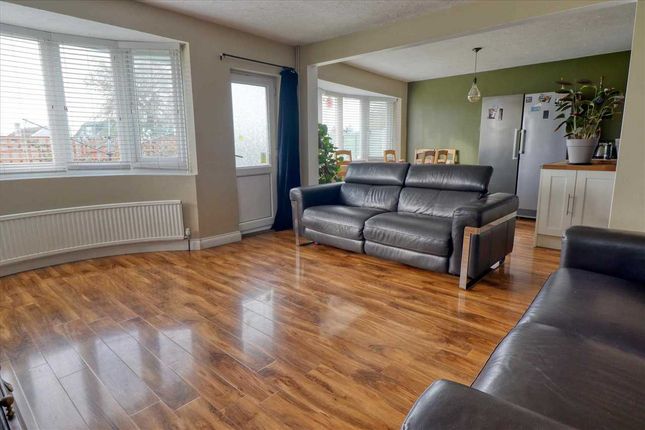 99, Golf Green Road, Jaywick photo 5