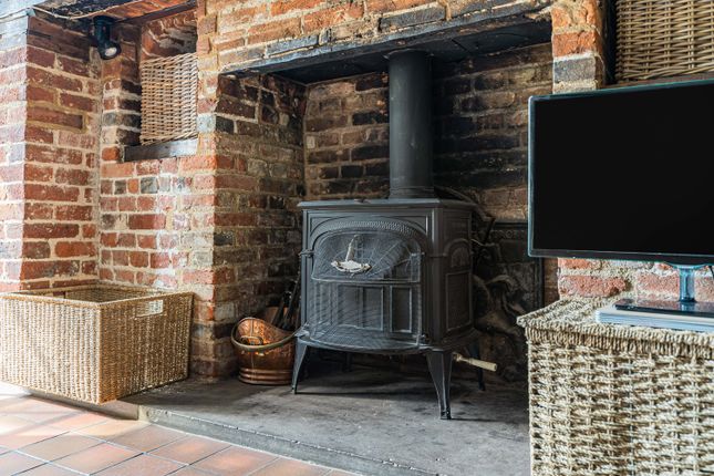 24, High Street, Whitwell photo 4