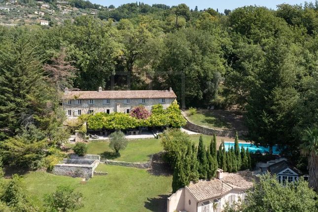 Thumbnail Villa for sale in Châteauneuf-Grasse, 06740, France
