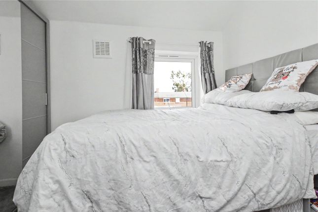 13, Northfield Avenue, Leeds photo 5