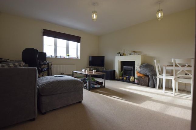 10 Summer Court,, Mill Lane, Wokingham photo 2