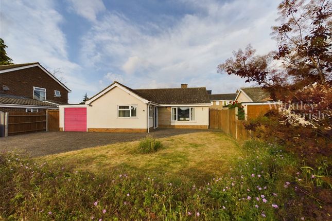 Thumbnail Bungalow for sale in Orchard Grove, Roydon, Diss