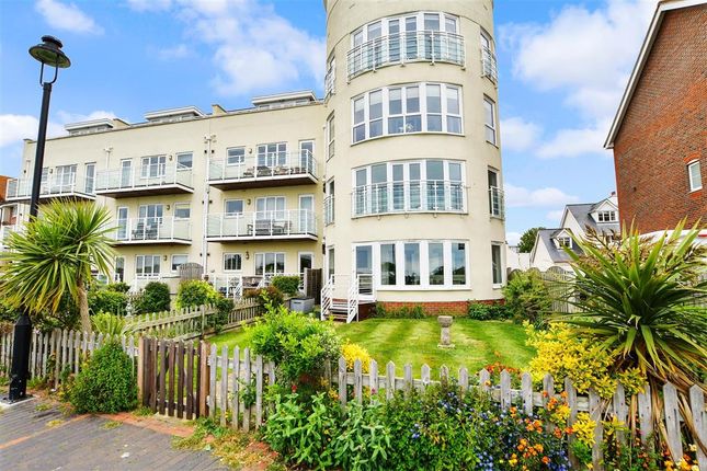 Thumbnail Flat for sale in Mariners Quay, Littlehampton, West Sussex