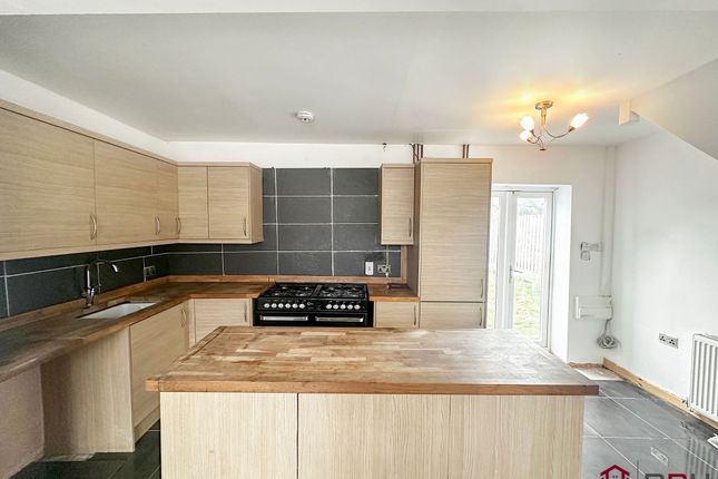 115 Staveley Street, Doncaster photo 2