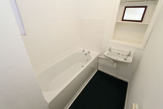 Flat for sale in White Thorns Drive, Sheffield