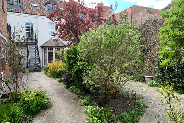 1, St Georges Court, Glastonbury photo 3