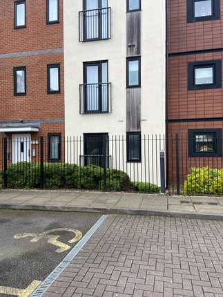 Thumbnail Flat for sale in Deans Gate, Willenhall