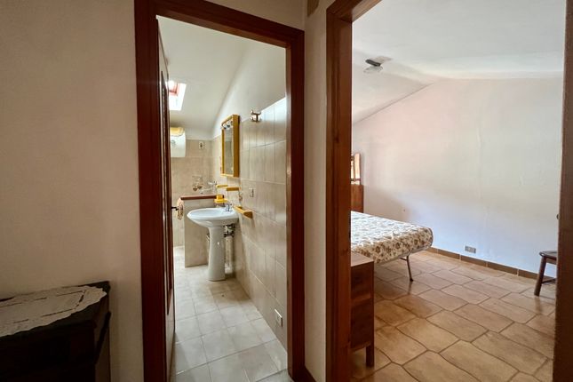 Duplex for sale in Via Vigliani 12, Dolceacqua, Imperia, Liguria, Italy