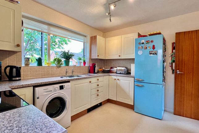 4, Parkway, Ruishton - NO onward chain! photo 4