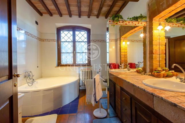 Villa for sale in Castiglione Del Lago, Perugia, Umbria