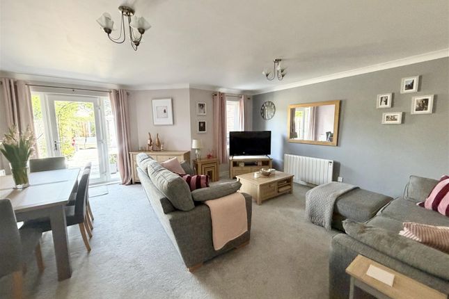 12, Hendersons Croft, Carlisle photo 3