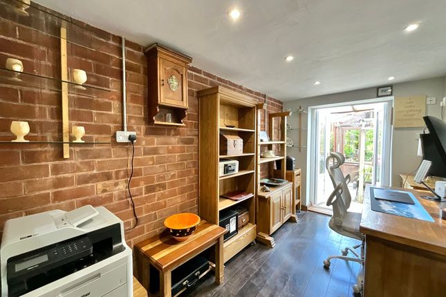 26 Draycott Drive, Stoke-On-Trent photo 3