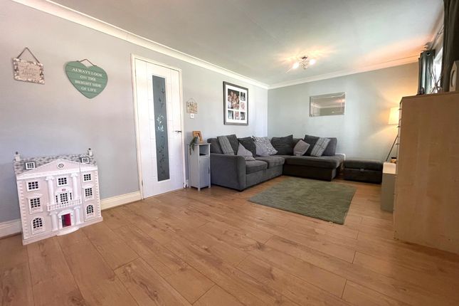 14 Cragside, Chester Le Street photo 2
