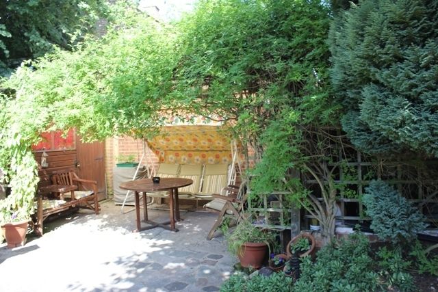 Lake View, Edgware, Middx . HA8, 6 bedroom property for ...