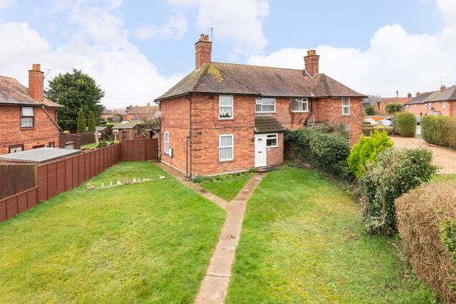 Thumbnail Semi-detached house for sale in Broadway, Didcot