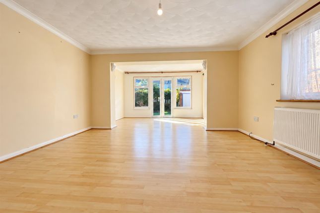 67, Strover Street, Gillingham photo 3