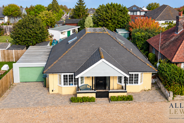 3-bed bungalow on Marnell Cottage, Stonefields, Littlehampton, £500,000
