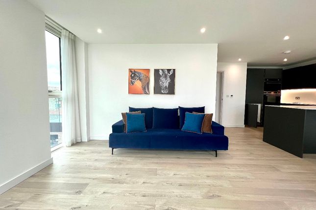 Flat 211, Hartingtons Court, London photo 5