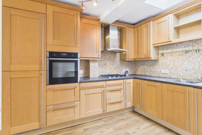 12, Thornhill Close, Buckinghamshire photo 4