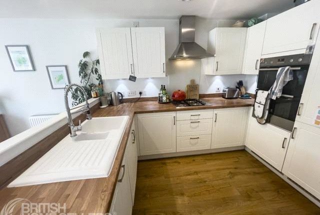 38, Brambling Way, Gloucester photo 3