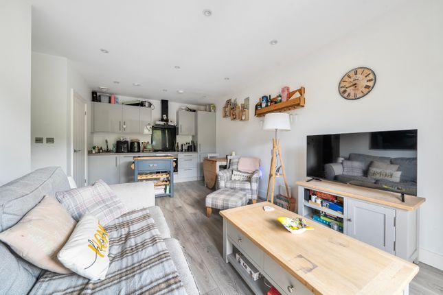 10, Weybrook House, Godalming photo 4
