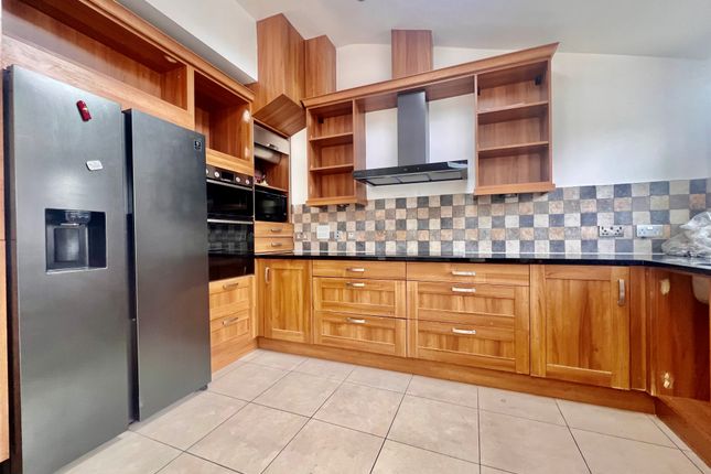 5, Tithe Farm Avenue, Harrow photo 2