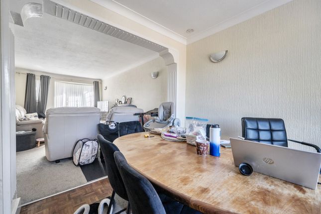 7, Somerstown Court, Reading photo 4