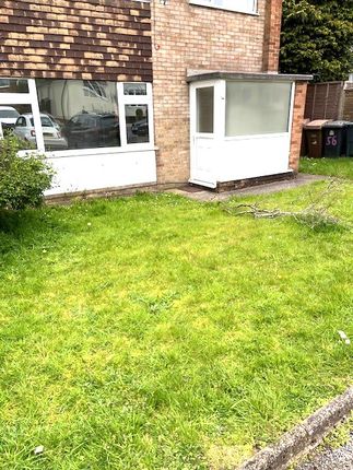 Thumbnail Maisonette to rent in Heywood Drive, Luton