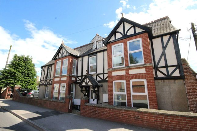 Flat to rent in High Street, Royal Wootton Bassett, Wiltshire