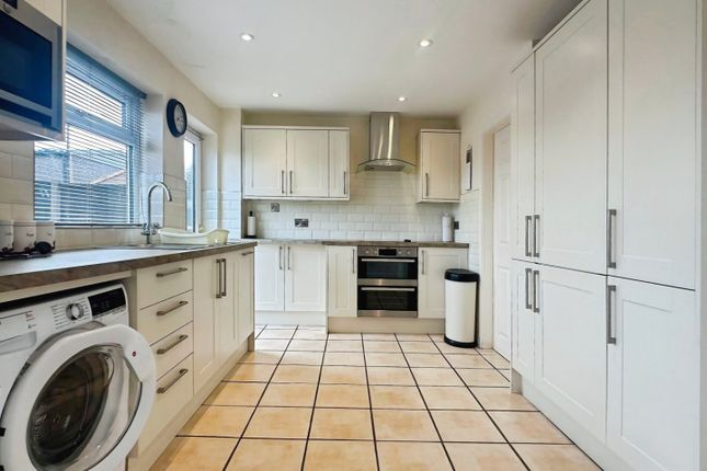15, Dane Grove, Cheadle photo 2