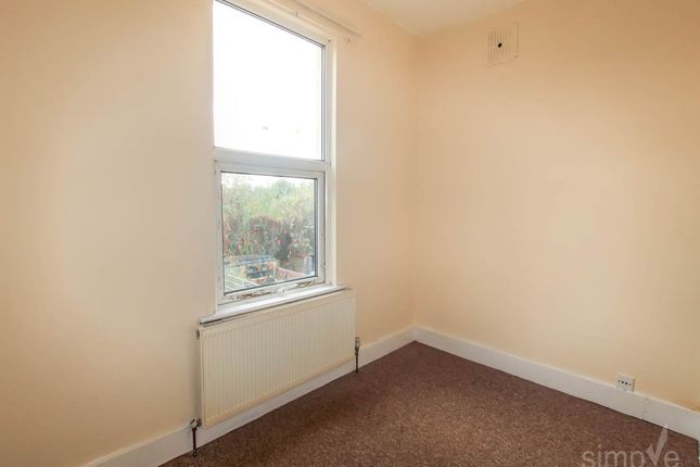 Bellclose Road, West Drayton Middlesex photo 4