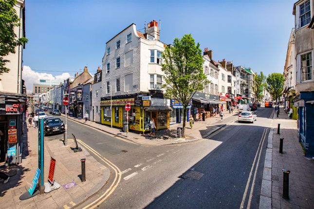 5-bed house on St. James's Street, Brighton BN2, £220,000