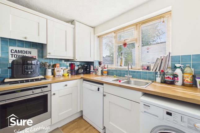 21 Morpeth Close, Hemel Hempstead, Hertfordshire photo 4